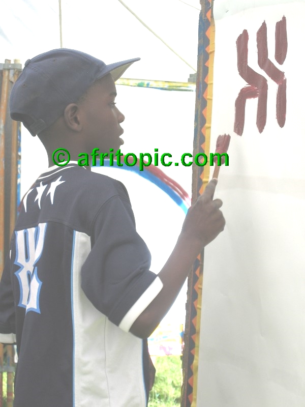 ../Images/AfricaFestival-27-28May05 098.jpg